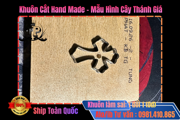 khuôn cắt cây Thánh Giá
