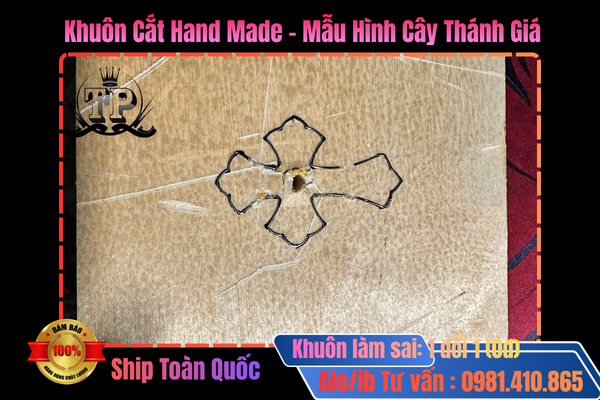 khuôn cắt cây Thánh Giá